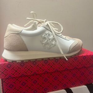 Tory Burch authentic sneakers. Excellent condition. (Do not have original box)
